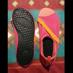 FITKICKS Women Active Footwear Fuchsia SZ XL(10-11